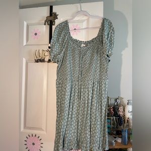 Plus size green dress